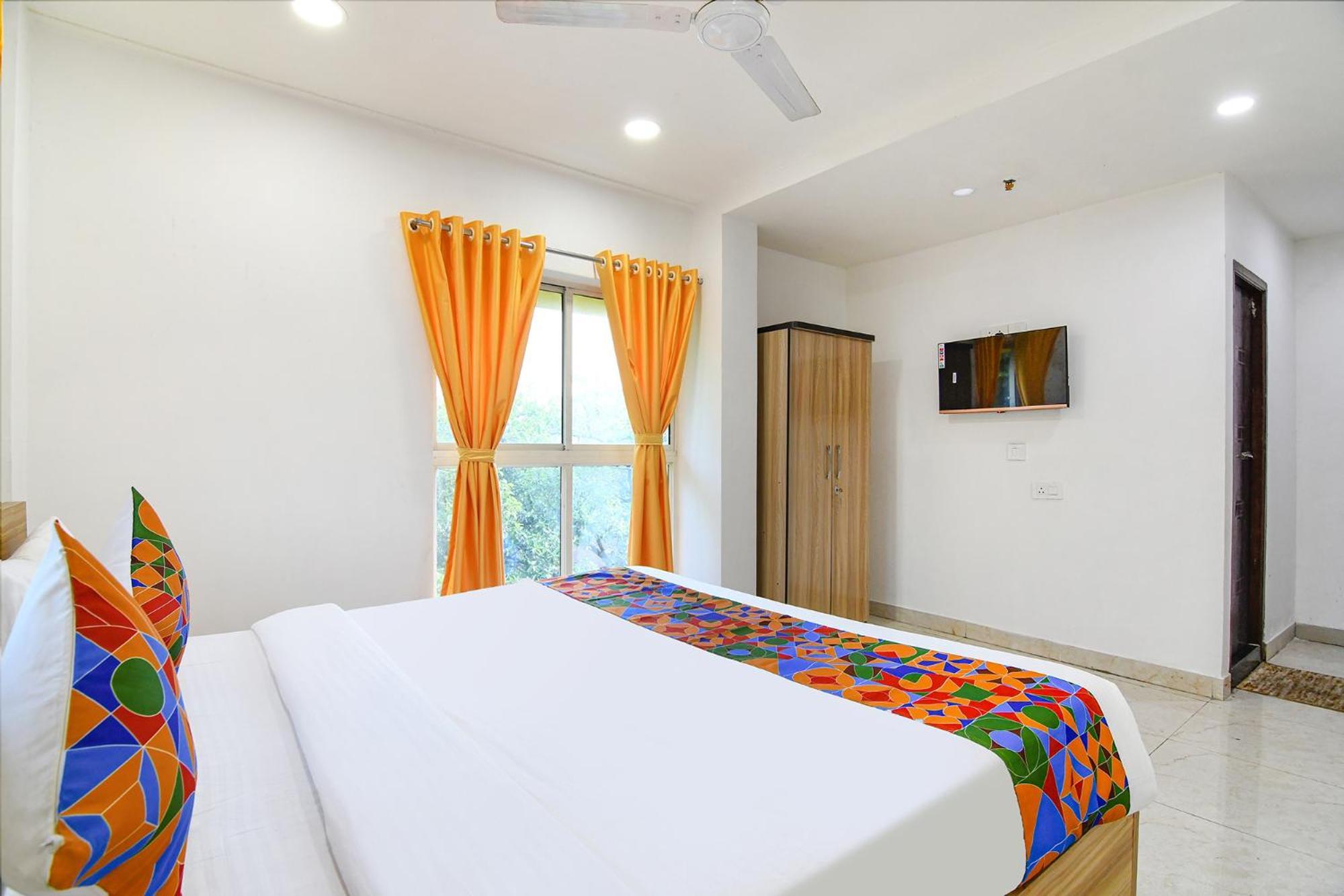 Fabhotel Grand Hazra Inn - Nr Ballygunge Station Калькутта Экстерьер фото
