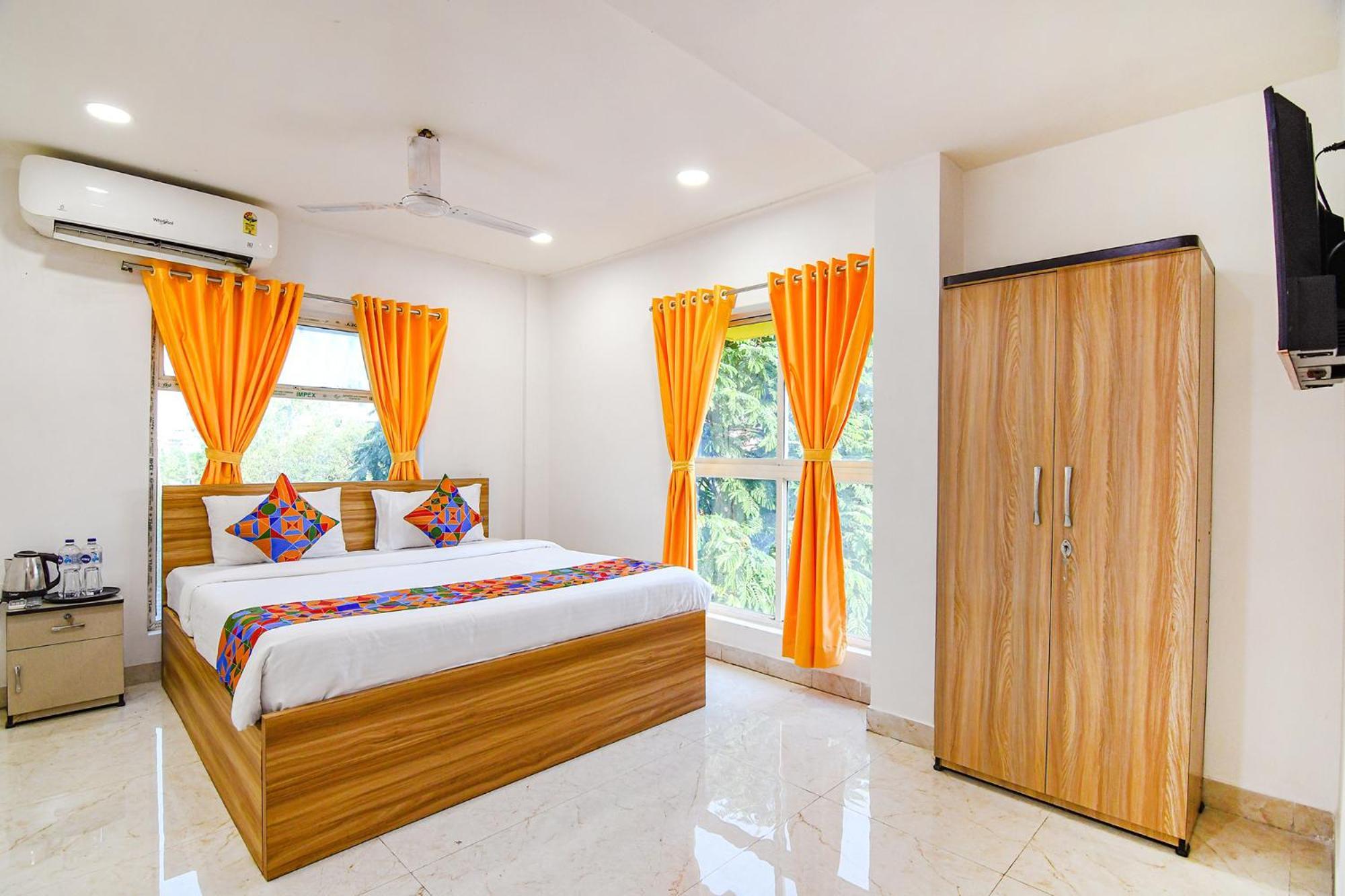 Fabhotel Grand Hazra Inn - Nr Ballygunge Station Калькутта Экстерьер фото